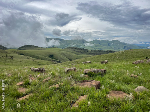 Fotografía Malolotja National Park Eswatini, summer mountain landscape with clouds and rock