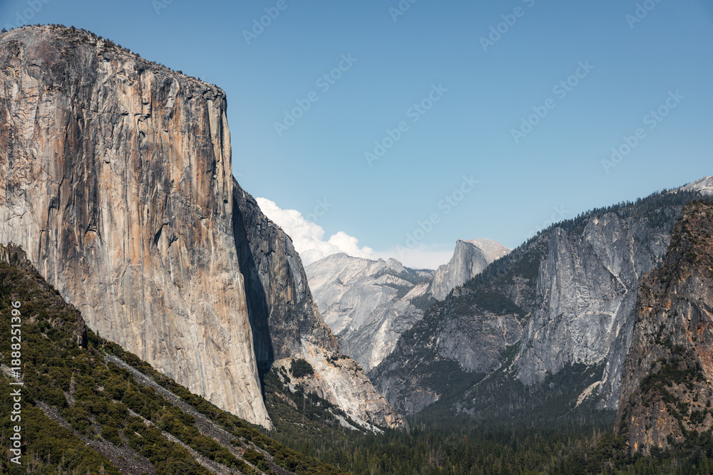Obraz premium Yosemite Tunnel View in Summer