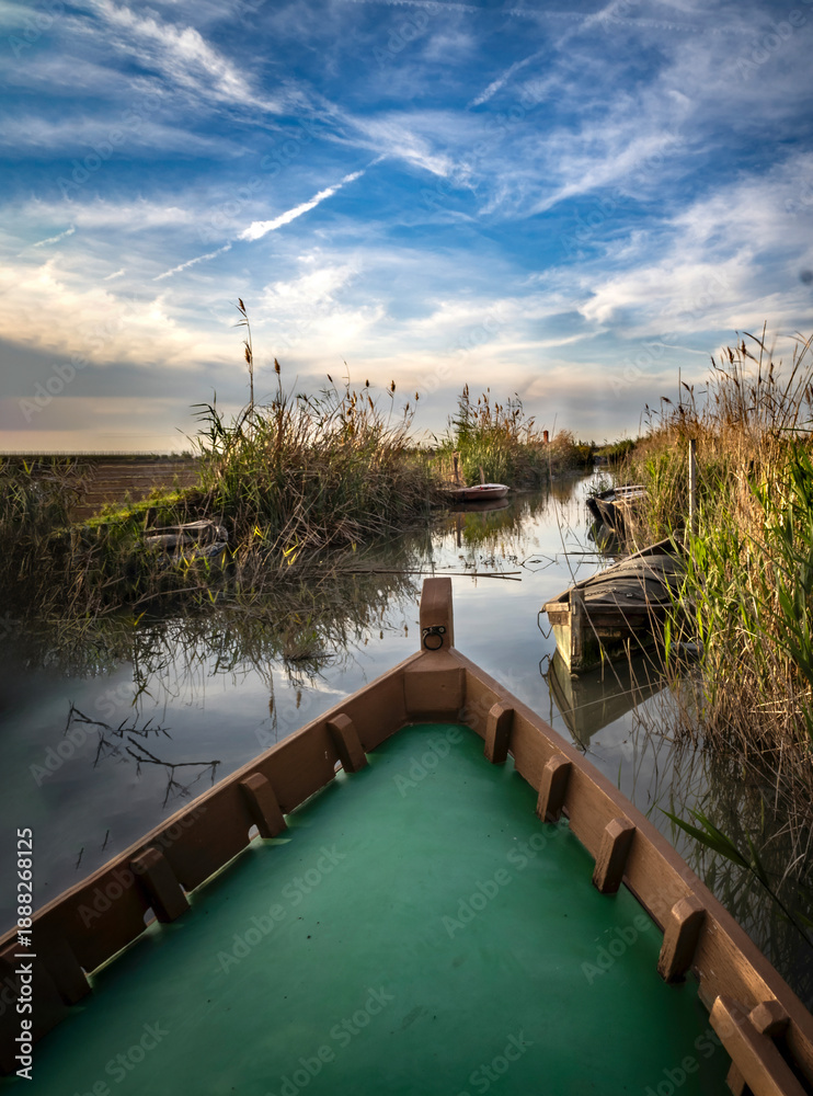 Fototapeta premium Boats in the Albufera of Valencia (Spain)