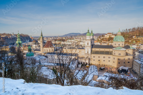 Salisburgo 01 - vista della città in inverno con neve
