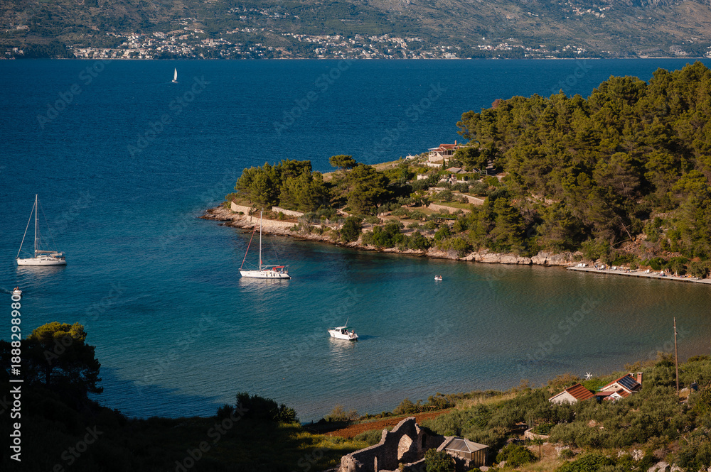Fototapeta premium Croatian Coastline with Sailboats