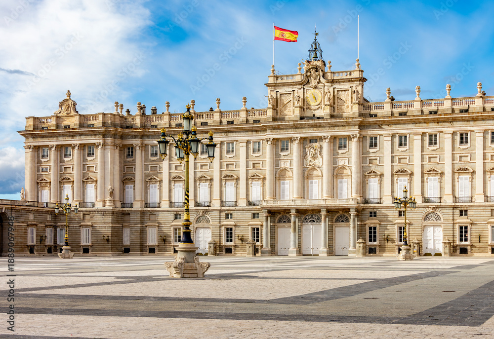 Fototapeta premium Royal palace facade in Madrid, Spain