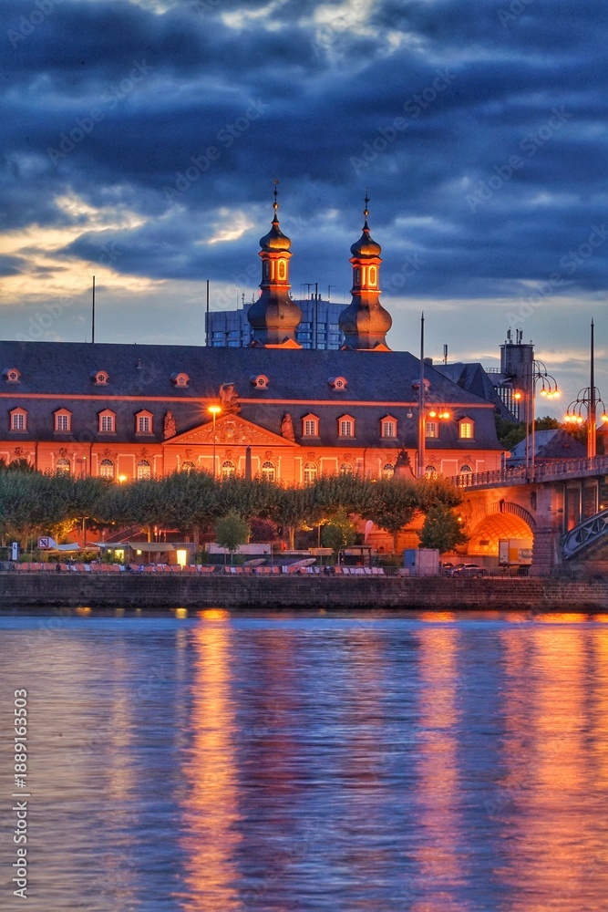 Fototapeta premium prague castle at night