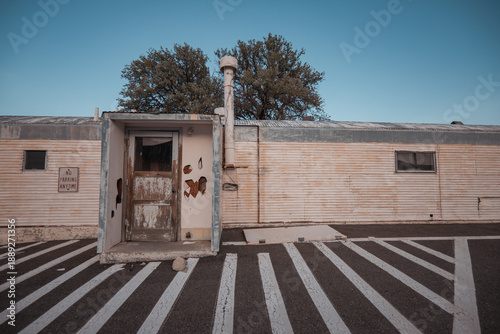 Εκτύπωση καμβά Weathered remains of an abandoned military outpost in the Nevada desert