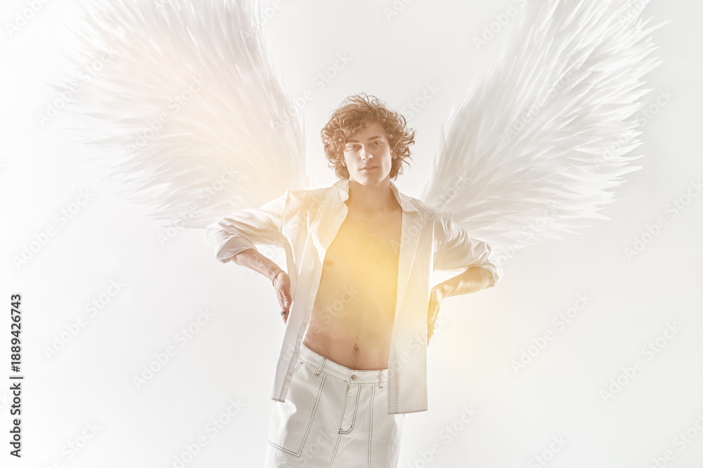 Naklejka premium Radiant Golden Archangel