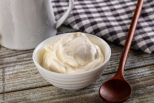 Fotografija White organic natural cream sour