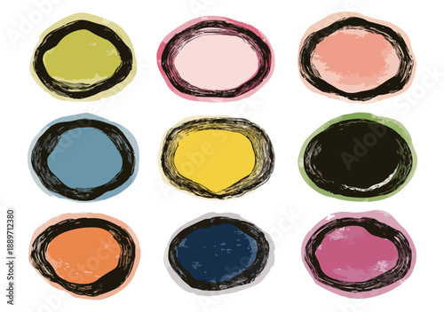 Kolekcja dziewięciu abstrakcyjnych, kolorowych kształtów z przezroczystym tłem, idealna do projektowania graficznego.