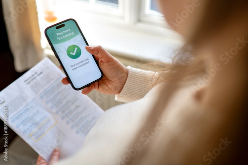 Foto Utility bills paid successfully using mobile banking app
