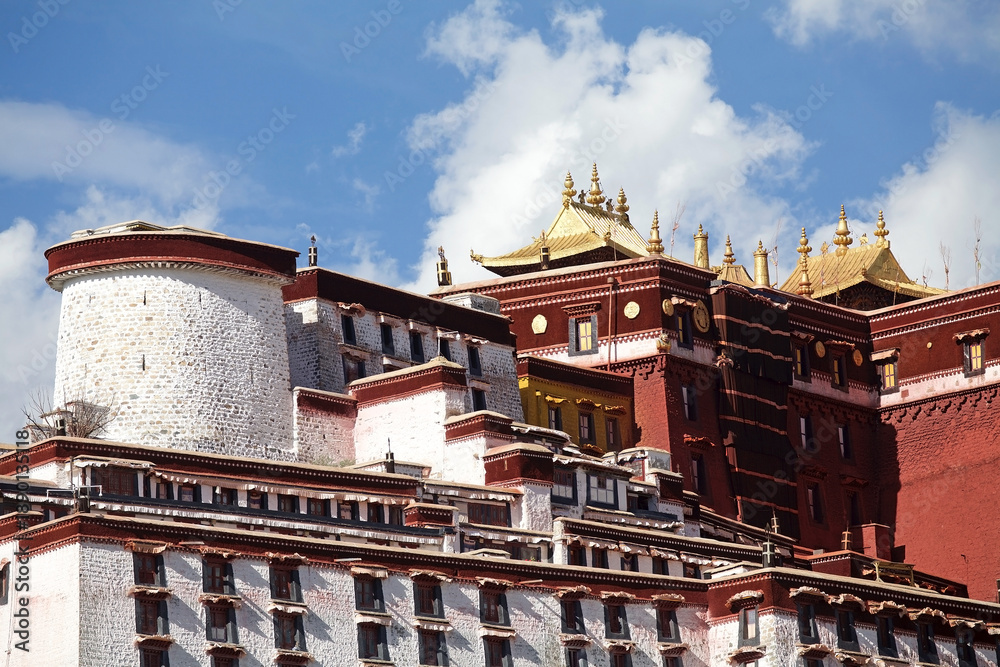 Obraz premium Potala Palace, Red and White Palace, in Lhasa,Tibet, Cina. It was formerly the winter palace of Dalai Lamas