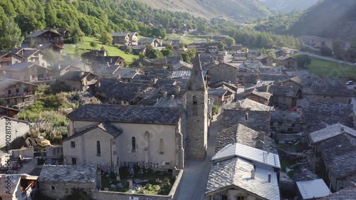 Drone Village de France en pierre montagne Bonneval sur Arc
