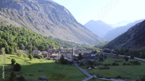 Drone Village de France en pierre montagne Bonneval sur Arc