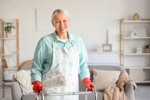 Mature woman with pp-duster...