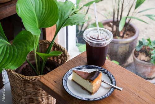 Ice americano and cheese cake