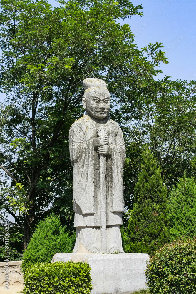 Obraz premium Stone Official Statue at Qianling Mausoleum, Shaanxi China