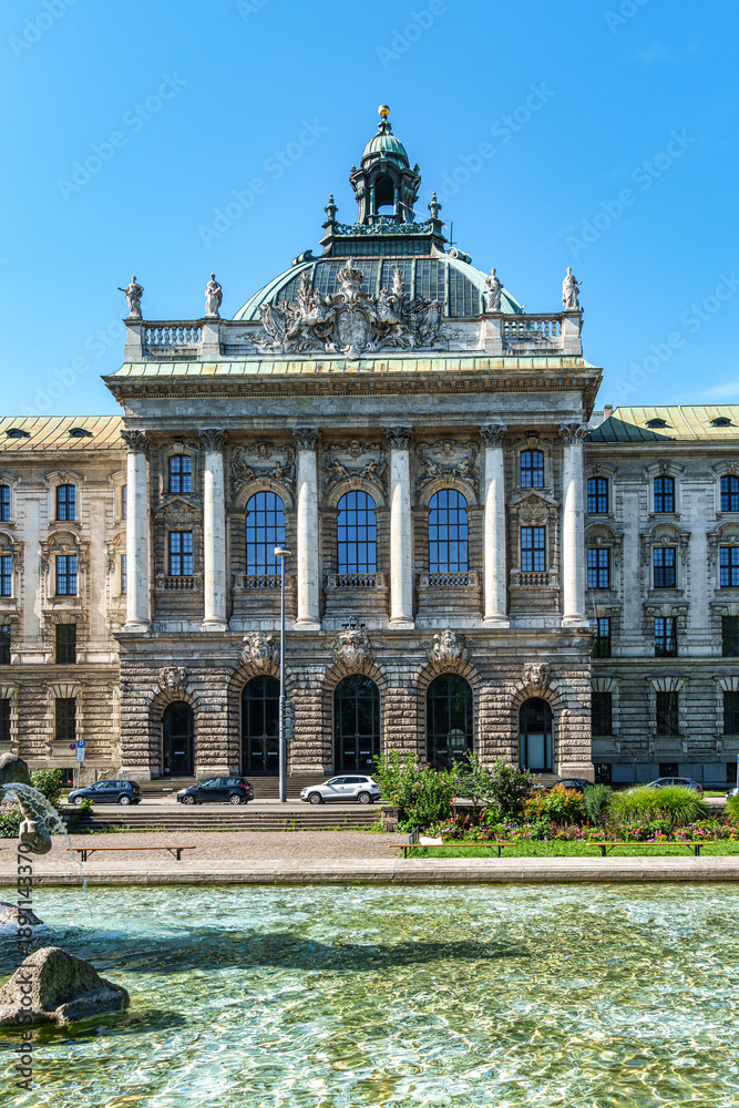 Fototapeta premium Palace of Justice - Justizpalast in Munich, Bavaria, Germany