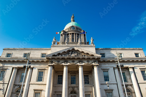 Fotografi The Custom House at the capital city of Dublin in Ireland.