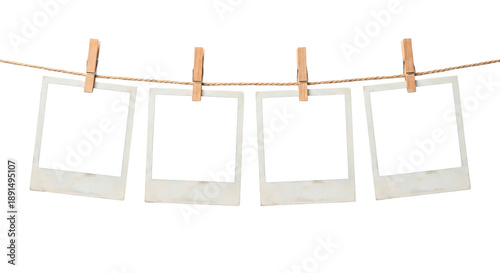 Schilderij op canvas Molduras de fotos Polaroid com leves manhas de desgaste nas bordas em varal de corda com pregadores c, imagem com fundo transparente e centro da foto transparente png, sem fundo para mokup