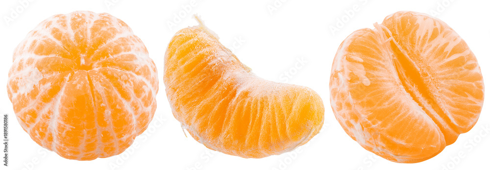 Naklejka premium Tangerine slices isolated on white background