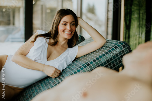 Couple enjoys a moment toge...