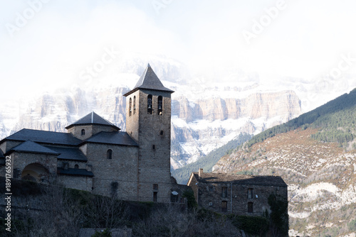 Paisajes nevados de Ordesa y Monte Perdido