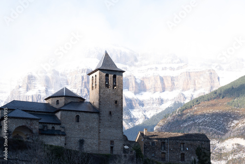 Paisajes nevados de Ordesa y Monte Perdido