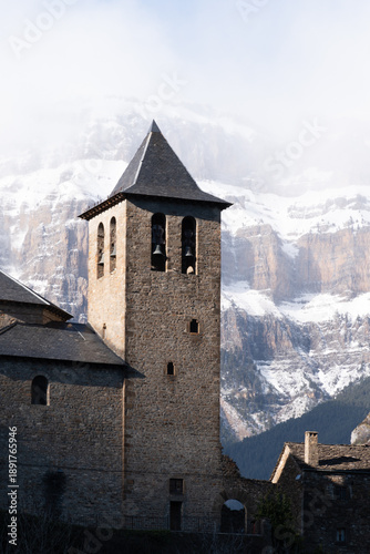 Paisajes nevados de Ordesa y Monte Perdido