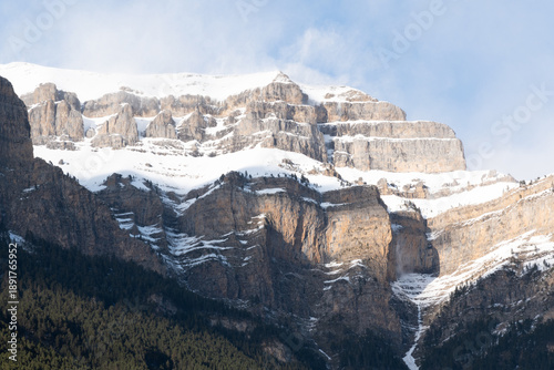 Paisajes nevados de Ordesa y Monte Perdido