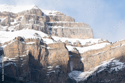 Paisajes nevados de Ordesa y Monte Perdido