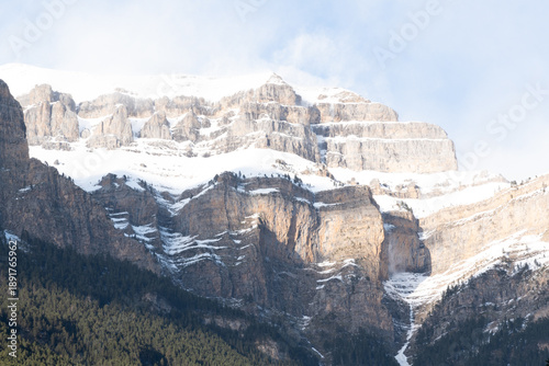 Paisajes nevados de Ordesa y Monte Perdido