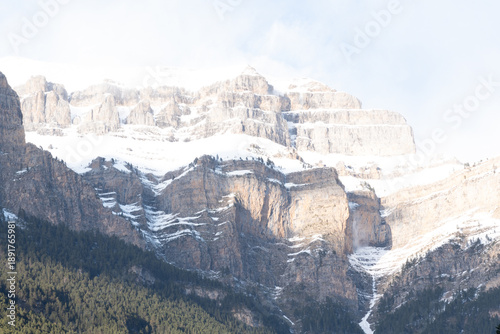 Paisajes nevados de Ordesa y Monte Perdido