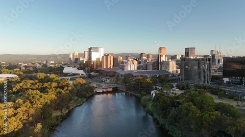 Wallpaper Mural River Torrens, North Adelaide, South Australia: 4K Aerial Drone Footage of City Skylines, CBD, Towers, Parklands, Traffic, The University of Adelaide, Urban Landscape at Sunset Torontodigital.ca
