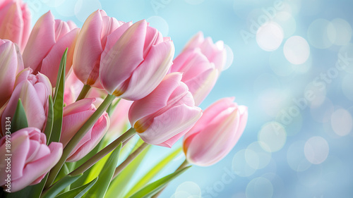 Kartka z życzeniami na międzynarodowy dzień kobiet. Kobieta i tulipany. © Paweł Ziółkowski