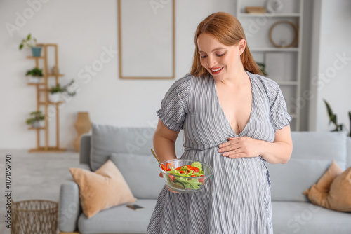 Beautiful pregnant woman wi...