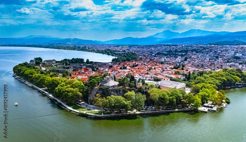 Obraz na płótnie Aerial view of the city of Ioannina, Epirus, Greece