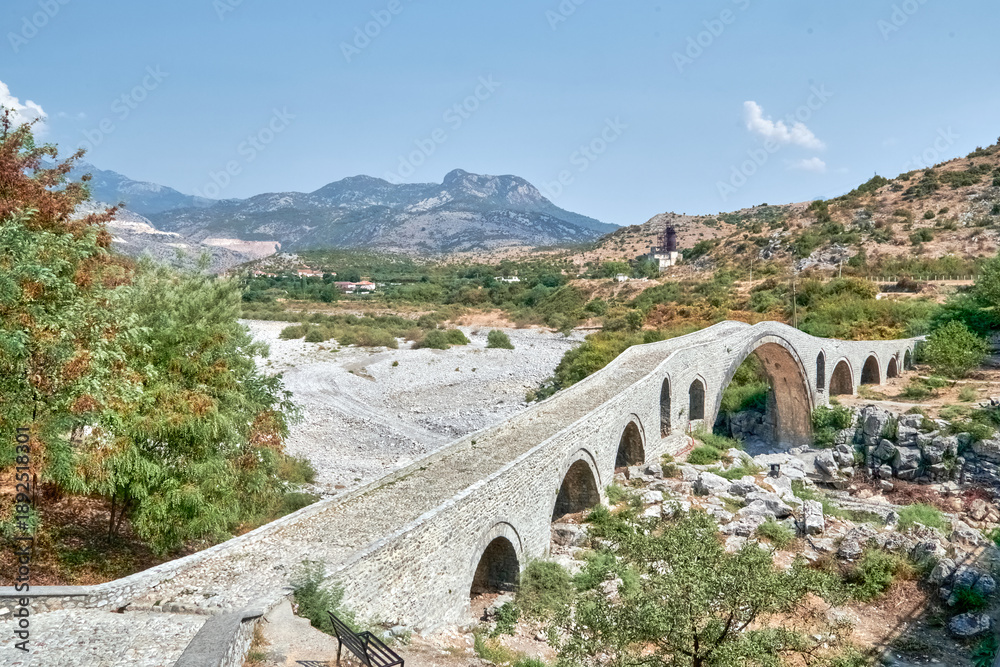Fototapeta premium Brücke von Mes, Albanien