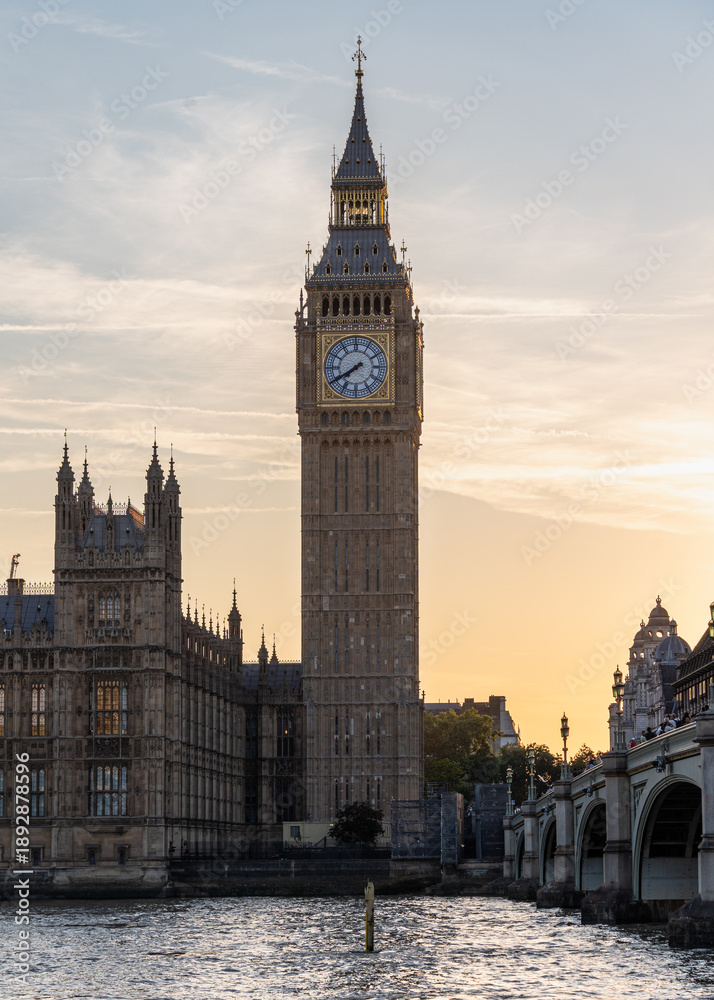 Fototapeta premium View of iconic Big Ben and the Palace of Westminster at sunset, London, England