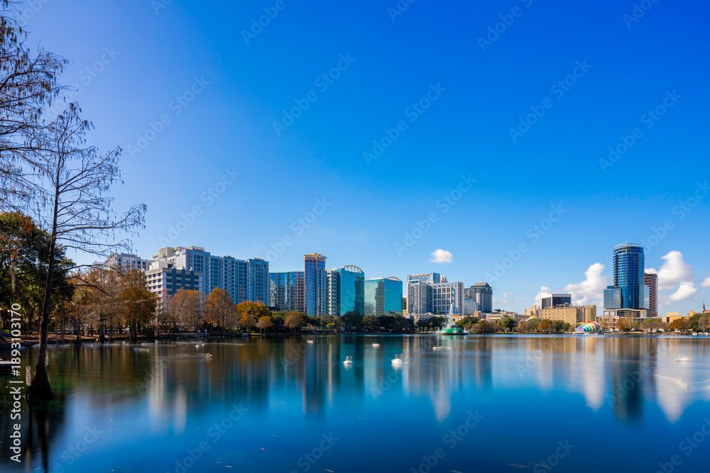 Obraz premium Photo of Lake Eola Orlando 2026