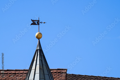 Kirchturmspitze mit Kugel und Engel auf Windfahne, St. Gallen, Schweiz