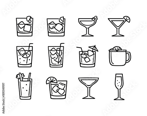 Classic Cocktail Icons. Party drinks. Line icon set of classic cocktails: old fashioned, negroni glass, whiskey sour, cosmopolitan, gin and tonic, long island