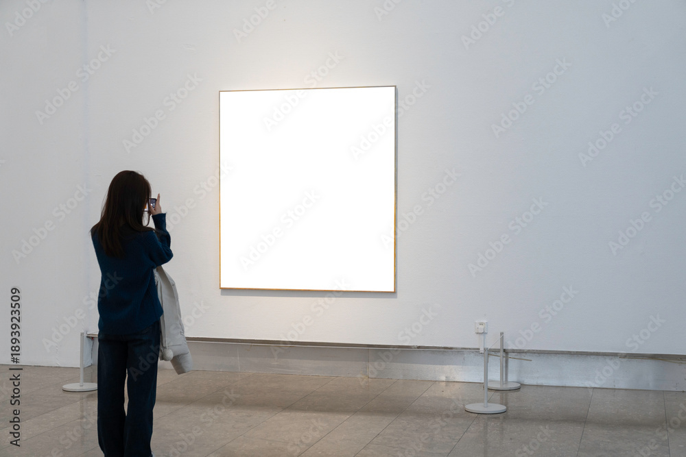 Fototapeta premium man in gallery