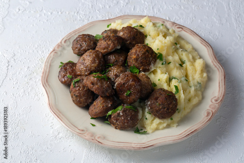 Köttbullar - Traditional Sw...
