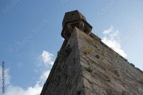 Wallpaper Mural échauguette en surplomb dans un coin du rempart Torontodigital.ca