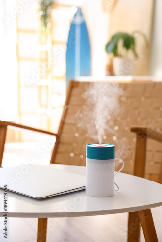 Air humidifier with laptop ...