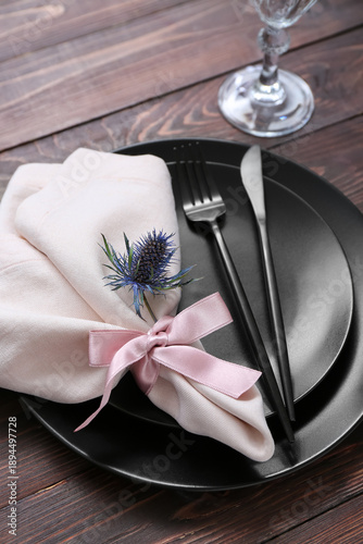 Elegant modern table settin...