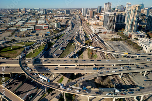 фотографія Dallas texas highway traffic interchange urban infrastructure