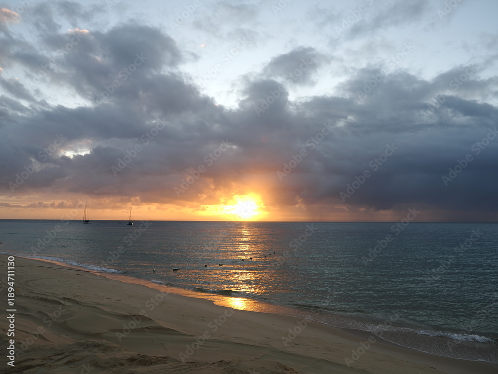 Obraz premium sunset on the beach