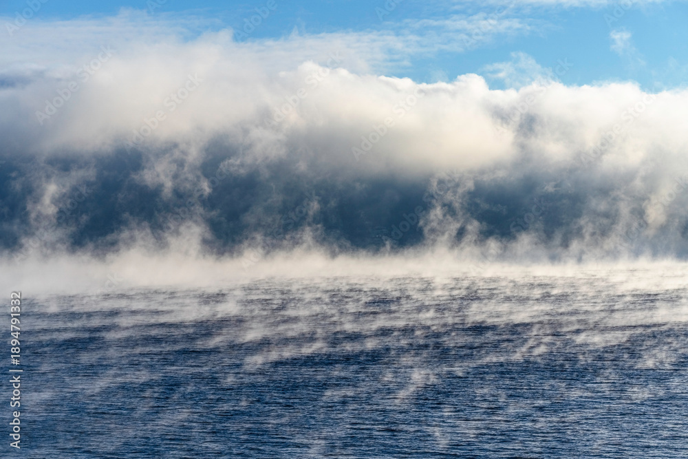 Obraz premium Frost smoke on Lake Mjøsa, Norway, January 2026.