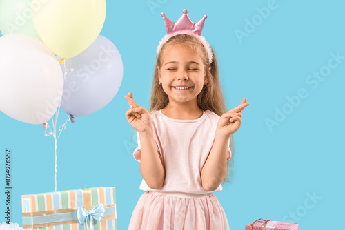 Cute little girl with air b...