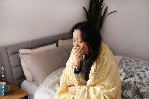 Canvastavla Illness, bed and woman blowing nose for sneeze, hayfever or allergies with recovery in home