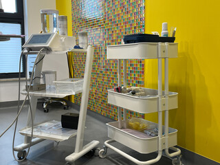 Fotobehang Tandarts Moderne tandartspraktijk met behandelstoel  © Ina